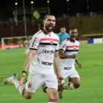 Botafogo-SP reduz preços de ingressos para jogo decisivo contra o Amazonas na Série B