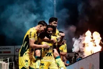 Mirassol aciona cláusula e mantém Reinaldo até o fim de 2026