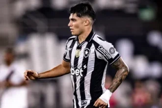 Botafogo visita o Vitória para seguir na briga pela Libertadores