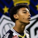 Umbro fecha patrocínio com o atacante Robinho Jr., do Santos