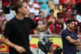 Abel Ferreira e Filipe Luís disputam prêmio de melhor técnico do mundo em 2025 pela IFFHS