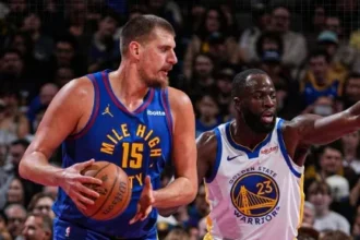 Jokic beira triple-double e Nuggets batem Warriors desfalcados de Curry