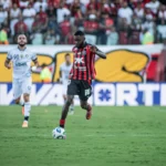 Renato Kayzer valoriza empate do Vitória e projeta volta ao time titular
