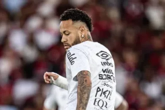 Neymar acusa árbitro de arrogância após receber cartão amarelo no Maracanã