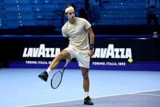 Italianos dominam a segunda-feira no ATP Finals; Musetti estreia de dia e Sinner encerra a rodada noturna
