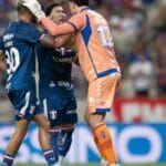 Fortaleza e Grêmio empatam em jogo de viradas e falha do goleiro Brenno