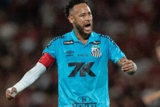 Flamengo derrota Santos por 3 a 2 e suporta pressão nos acréscimos no Maracanã