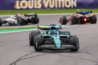 Torcedores brasileiros lotam redes de Lance Stroll após colisão com Gabriel Bortoleto