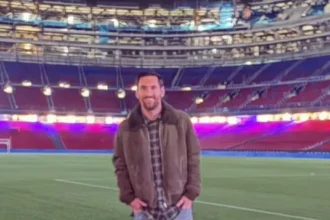 Messi visita Camp Nou e planeja retorno para se despedir além dos gramados