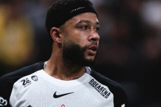 Corinthians quita dívidas com Memphis Depay, mas evita discutir renovação de contrato