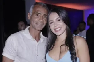 Romário encerra namoro de um ano e surge com nova companhia em festa no Rio