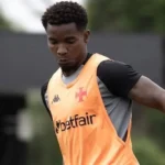 Thiago Mendes volta a ser opção no meio-campo do Vasco