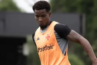 Thiago Mendes volta a ser opção no meio-campo do Vasco