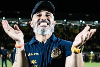 Mirassol supera Palmeiras, celebra centenário e firma vaga no G4 do Brasileirão 2025