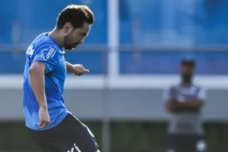 Trio volta e fortalece meio-campo do Bahia na reta decisiva do Brasileirão