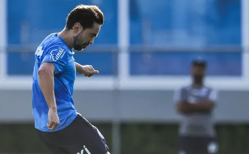 Trio volta e fortalece meio-campo do Bahia na reta decisiva do Brasileirão
