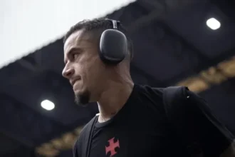 Vasco observa avanço de Coutinho em campo, mas falta de gols ainda incomoda