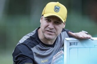 Volta Redonda confirma queda para a Série C e técnico Rogério Corrêa decide sair ao fim da temporada