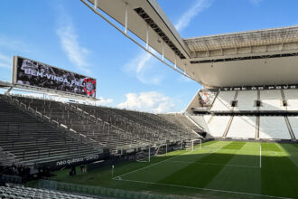 Dívida de R$ 2,7 bilhões pressiona finanças do Corinthians