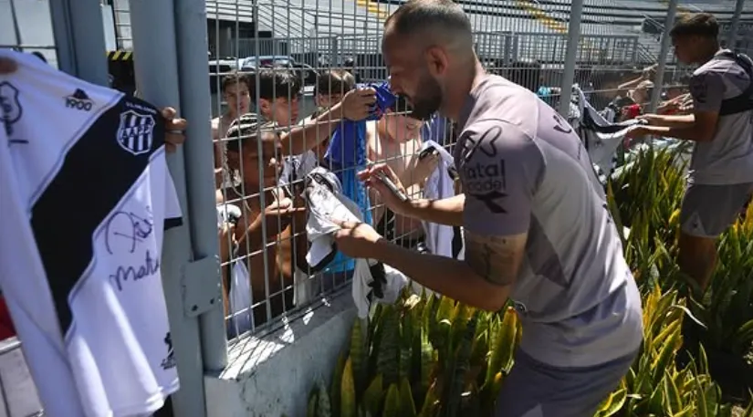 Ponte Preta planeja renovação de Diego Tavares para o Paulistão de 2026