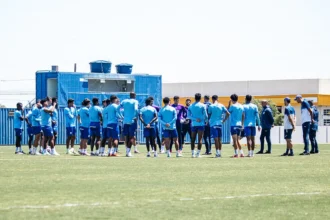 Jogadores do Avaí suspendem treinos em protesto contra salários atrasados