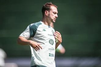 Guarani decide não renovar empréstimo e devolve meia Jhemerson ao Tombense