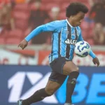 Willian avança na recuperação e pode reforçar o Grêmio contra o Vasco