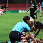 Lateral do Atlético de Madrid sofre traumatismo craniano após joelhada na Champions feminina