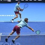 Krawietz e Puetz salvam match-point e se despedem do ATP Finals com vitória