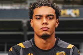Jornal espanhol questiona regularidade de João Mendes, filho de Ronaldinho Gaúcho