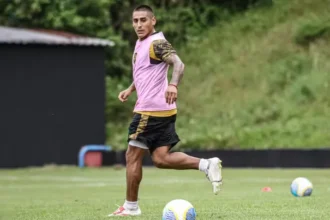 Uruguaio Diego Zabala denuncia atrasos de quase cinco meses e deixa o Amazonas antes do fim da Série B