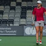 Swiatek reforça Polônia nos playoffs da Billie Jean King Cup em casa