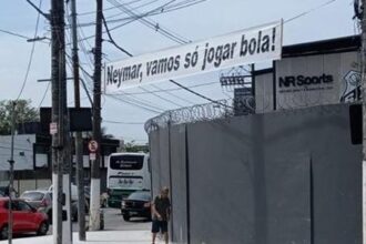 Torcida do Santos envia recado a Neymar e esgota ingressos para duelo decisivo contra o Palmeiras