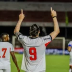 Criciúma e Botafogo-SP duelam neste domingo pela Série B; confira onde assistir e as escalações