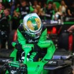 Emissora de TV pede desculpas após ex-chefe da Red Bull chamar mãe de Gabriel Bortoleto de “tola”