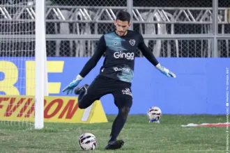Goleiro do Paysandu ironiza queda do Amazonas após empate na Curuzu
