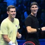 Britânicos Skupski e Salisbury completam fase de grupos do ATP Finals sem derrotas