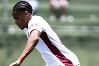Matheus Reis reaparece no Sub-20 do Fluminense após um ano parado por lesão
