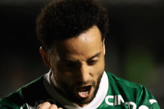 Felipe Anderson trata duelo contra o Santos como decisão pelo Brasileirão