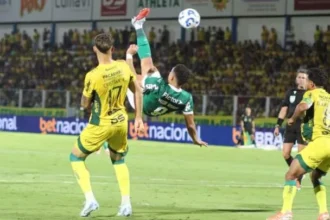Palmeiras fecha acordo e STJD substitui suspensão de Vitor Roque por multa e ação educativa