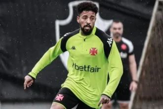 Vasco lista quatro jogadores para sair e planeja reformulação em 2026
