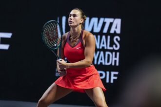 Sabalenka completa 65 semanas no topo do ranking e deixa Halep para trás