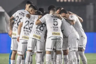 Risco de rebaixamento do Santos cai para 36% após triunfo no clássico