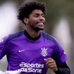 Maycon retoma protagonismo no Corinthians, mas renovação segue indefinida
