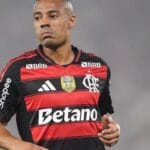Ex-chefe médico do Flamengo afirma que mensagem sobre lesão de De la Cruz tinha objetivo de defender atleta
