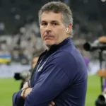 Vice-presidente do Corinthians nega desvio de uniformes da Nike e diz que renunciará se houver prova de irregularidade