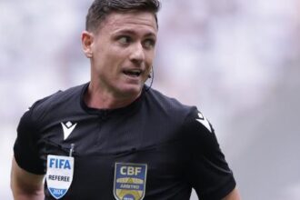 STJD suspende árbitro e VAR por 40 dias após erros em São Paulo x Palmeiras
