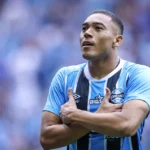 Grêmio firma acordo com New Balance e troca fornecedora de uniformes a partir de 2026