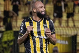 Chay não seguirá no Volta Redonda após rebaixamento para a Série C