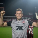 Sport e Vitória negociam liberação de Thiago Couto para o duelo de domingo
